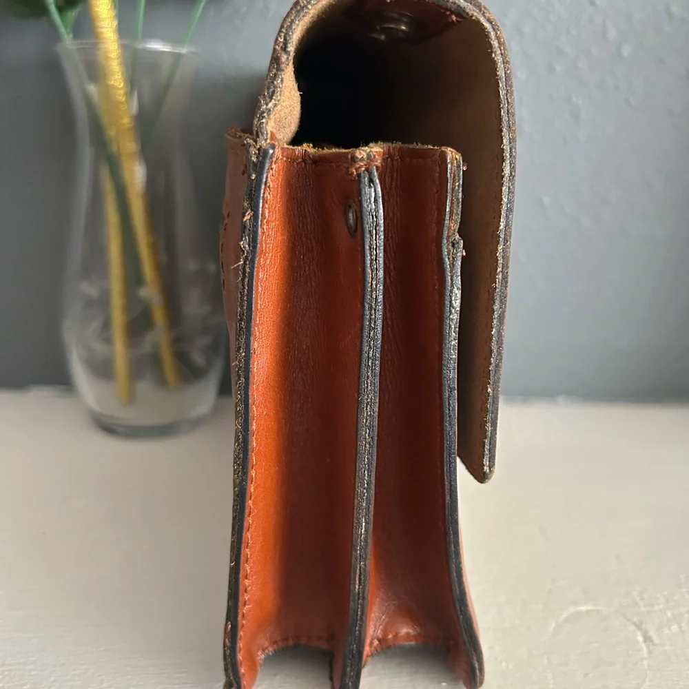 Patricia Nash Lanza Crossbody Organizer Bag - Picture 4 of 14